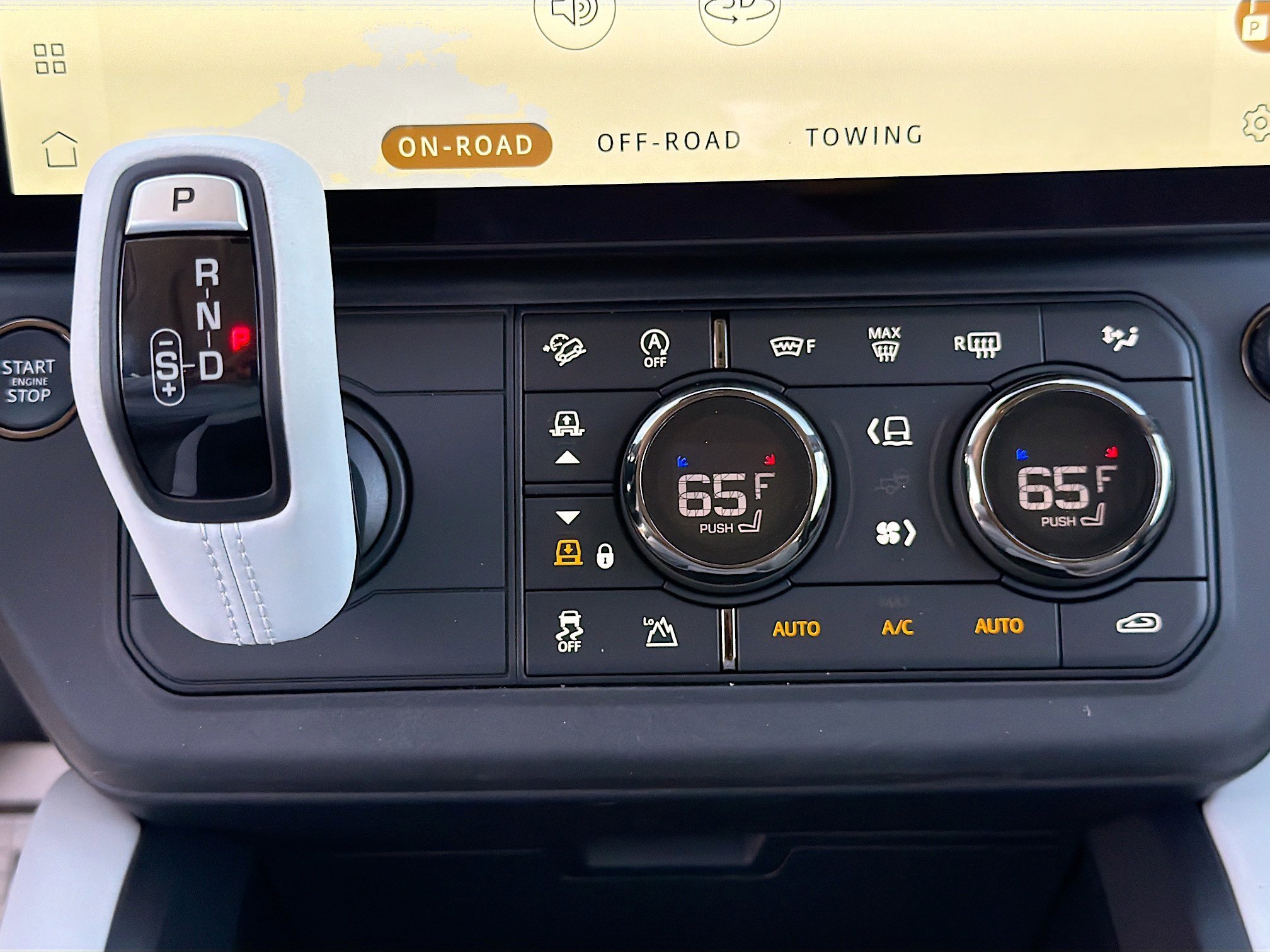 New 2026 Charente Grey Land Rover OCTA image 33