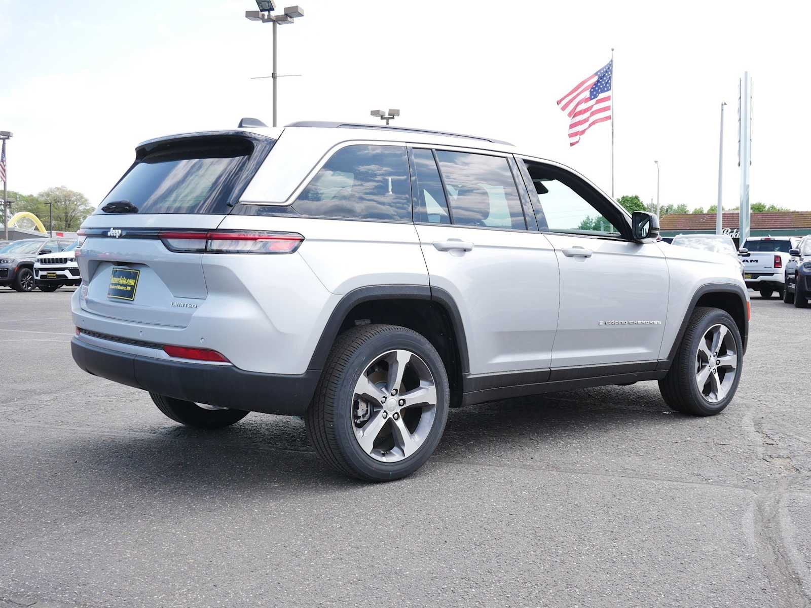 New 2026 Silver Zynith Jeep Limited image 7