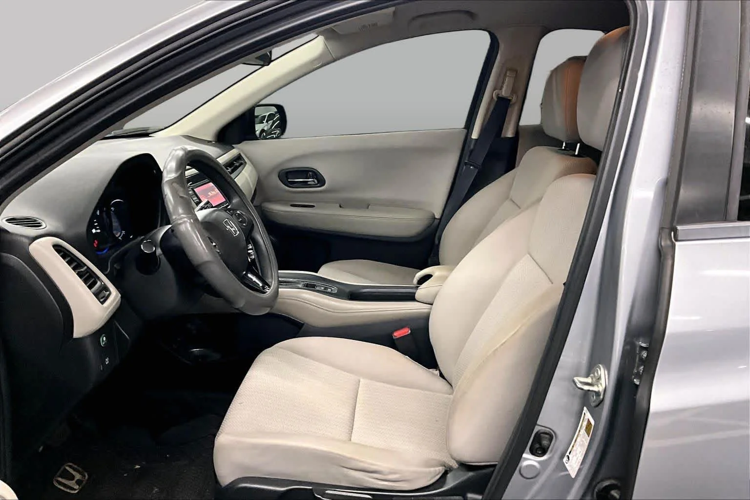 Used 2017 Lunar Silver Metallic Honda LX image 7