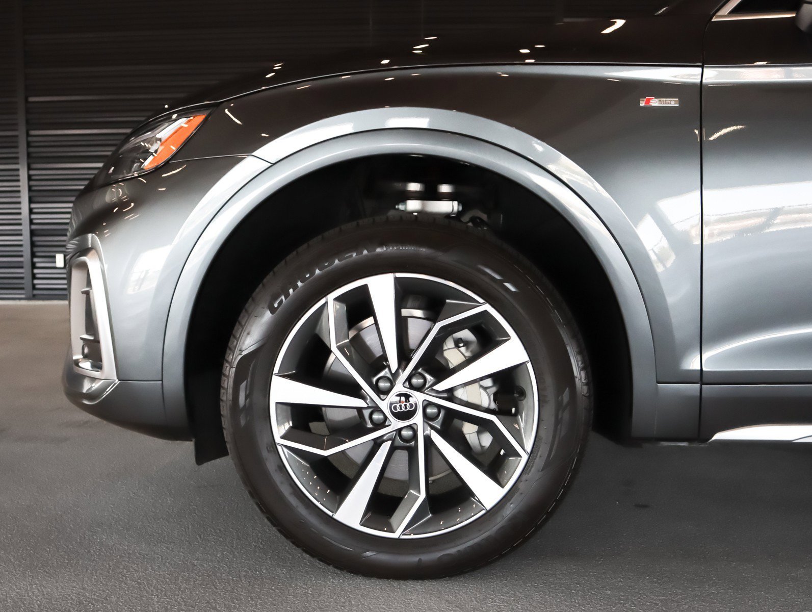 Used 2023 Daytona Gray Pearl Effect Audi S line Premium image 5