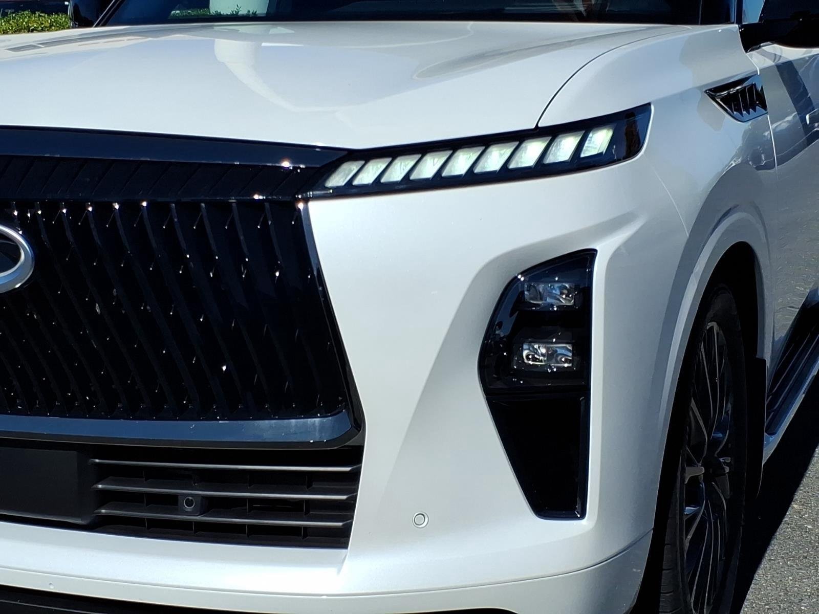 Used 2026 Radiant White/Black Obsidian INFINITI AUTOGRAPH image 14