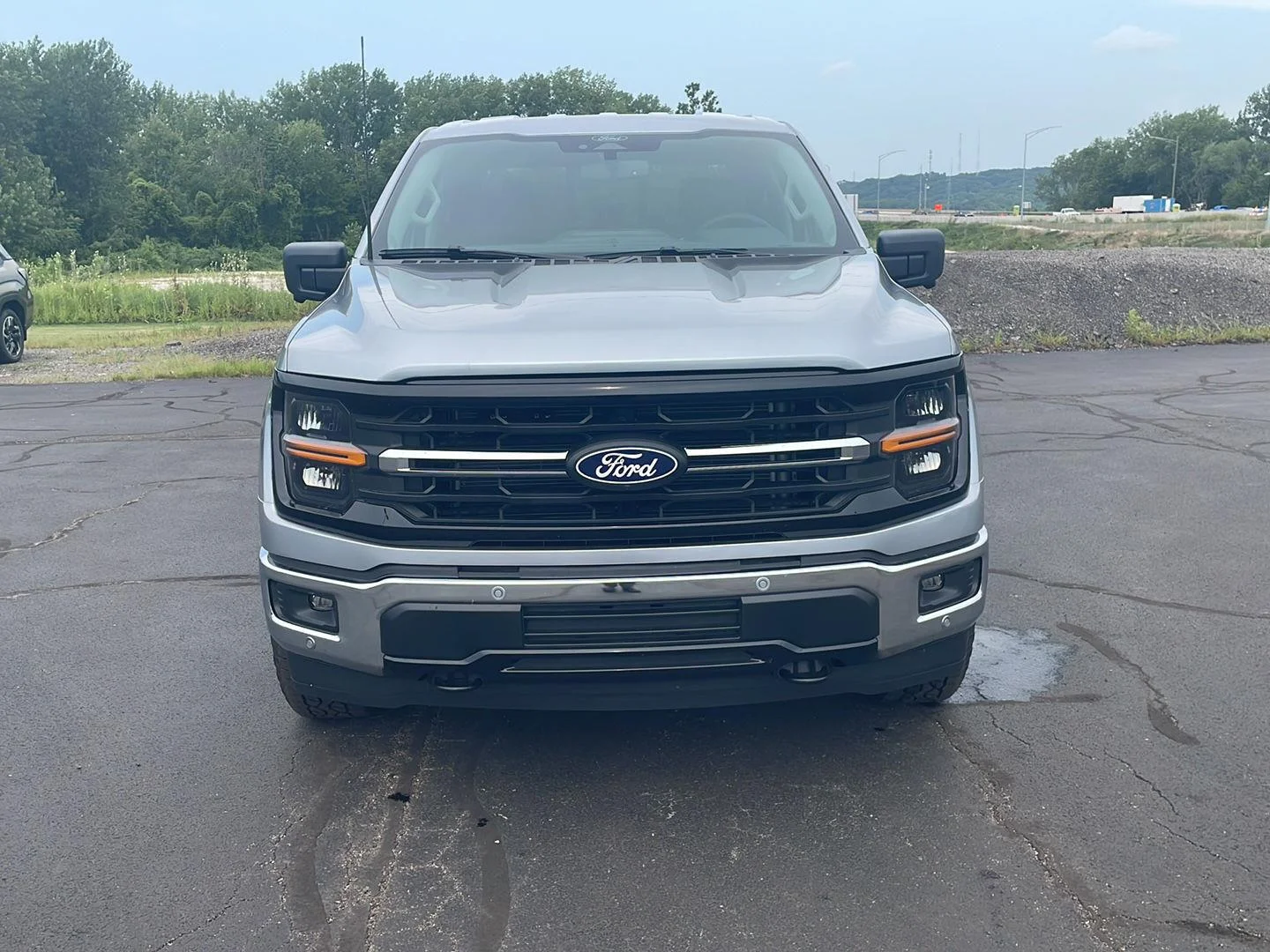 New 2026 Iconic Silver Metallic Ford XLT image 8
