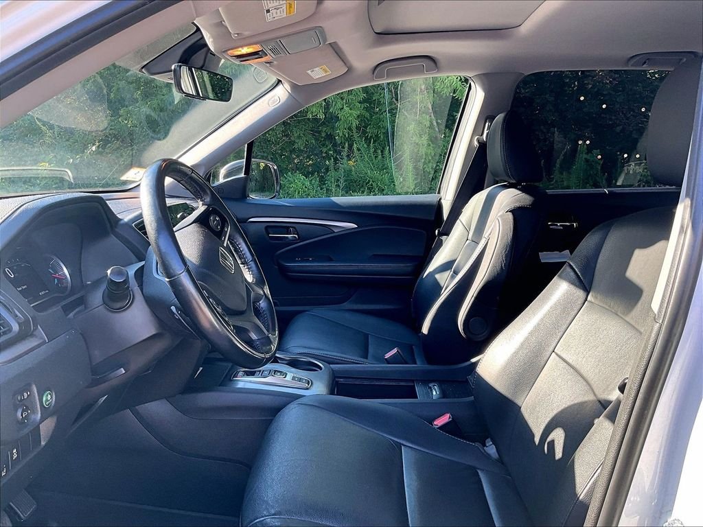 Used 2022 White Honda Special Edition image 4