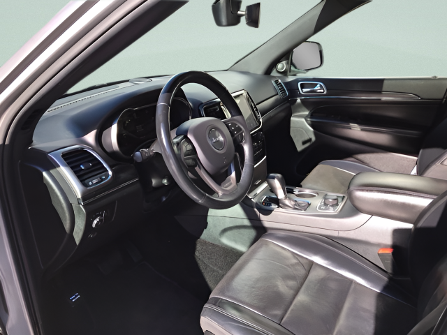 Used 2019 Silver Jeep Limited image 11