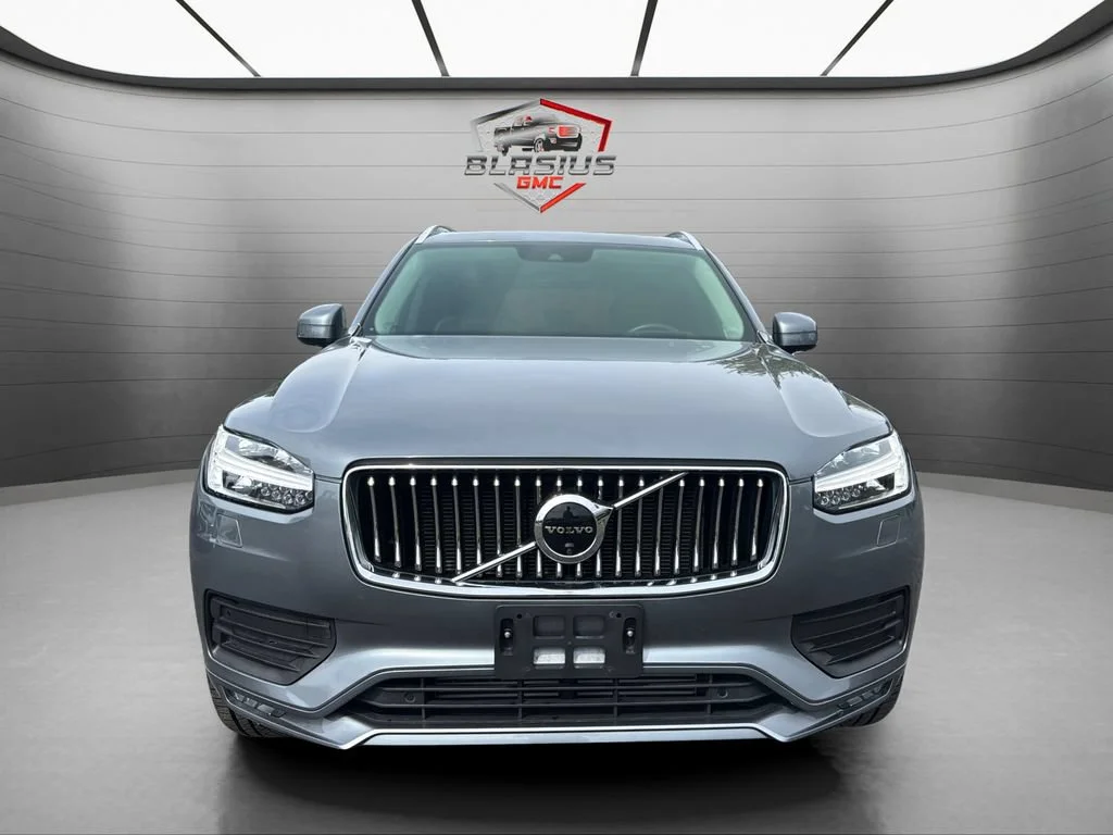 Used 2020 Gray Volvo T6 Momentum 7 Passenger image 8