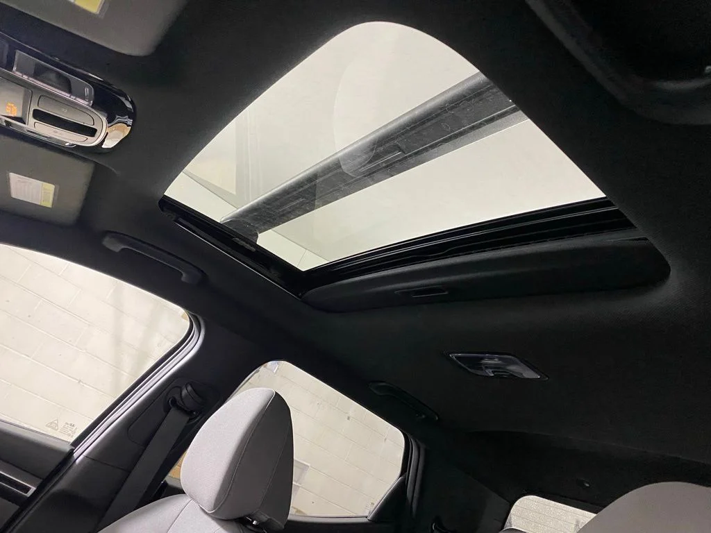 Used 2022 Gray Hyundai SEL Premium image 19