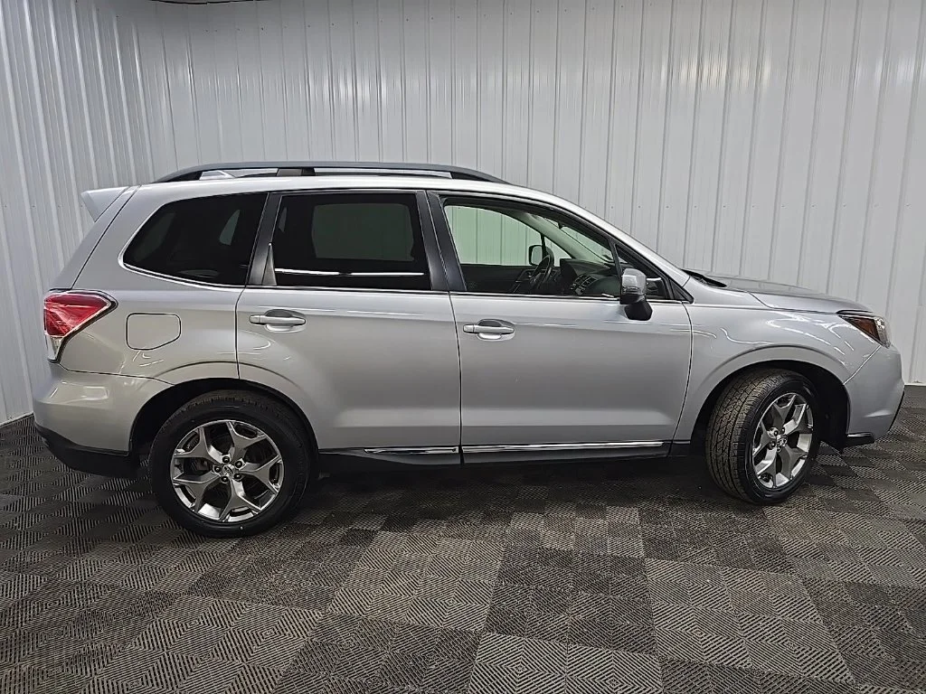 Used 2017 Ice Silver Metallic Subaru 2.5i Touring image 2