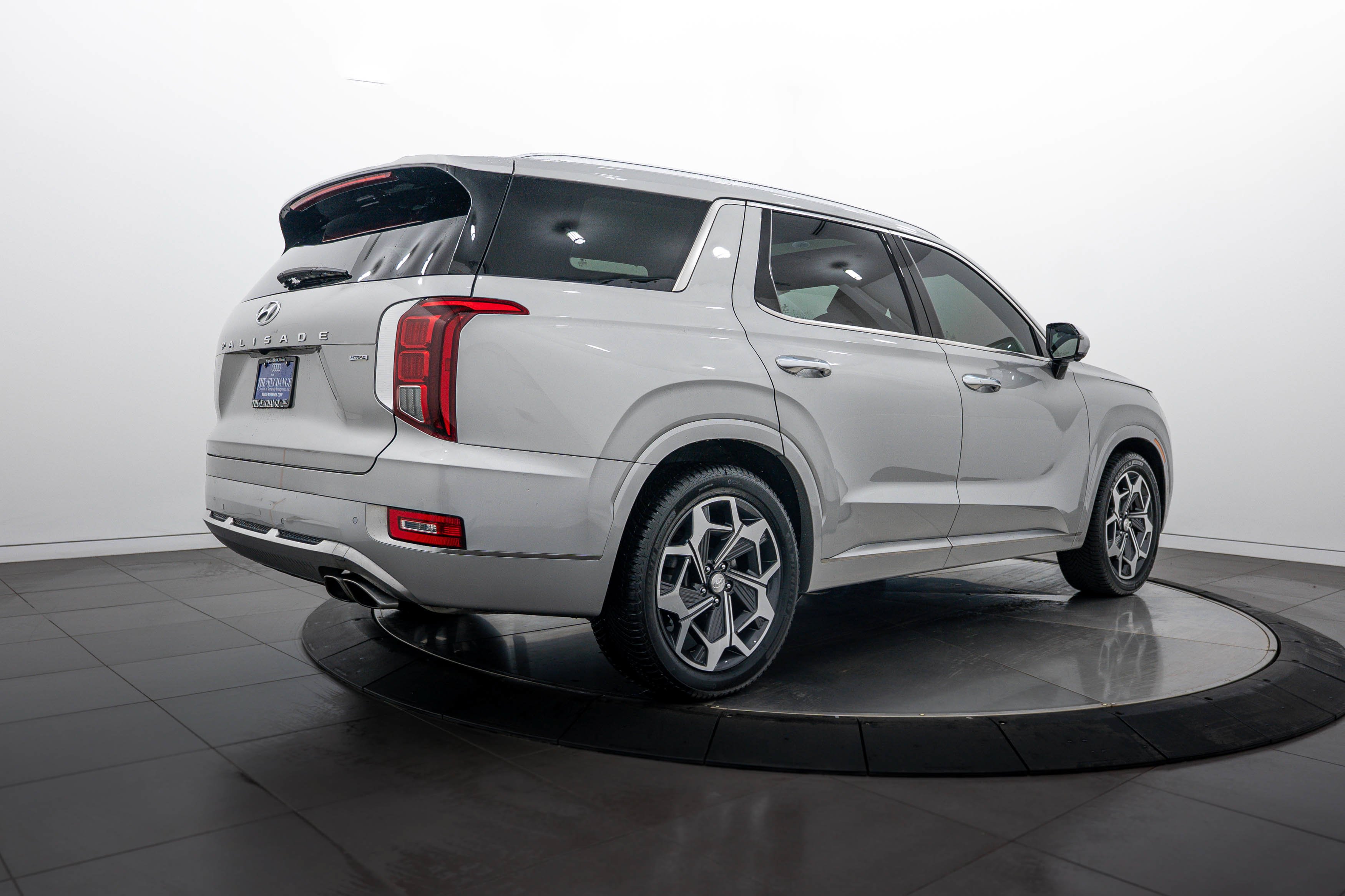 Used 2022 Typhoon Silver Hyundai Calligraphy image 4