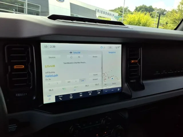 Used 2022 Gray Ford Badlands image 23