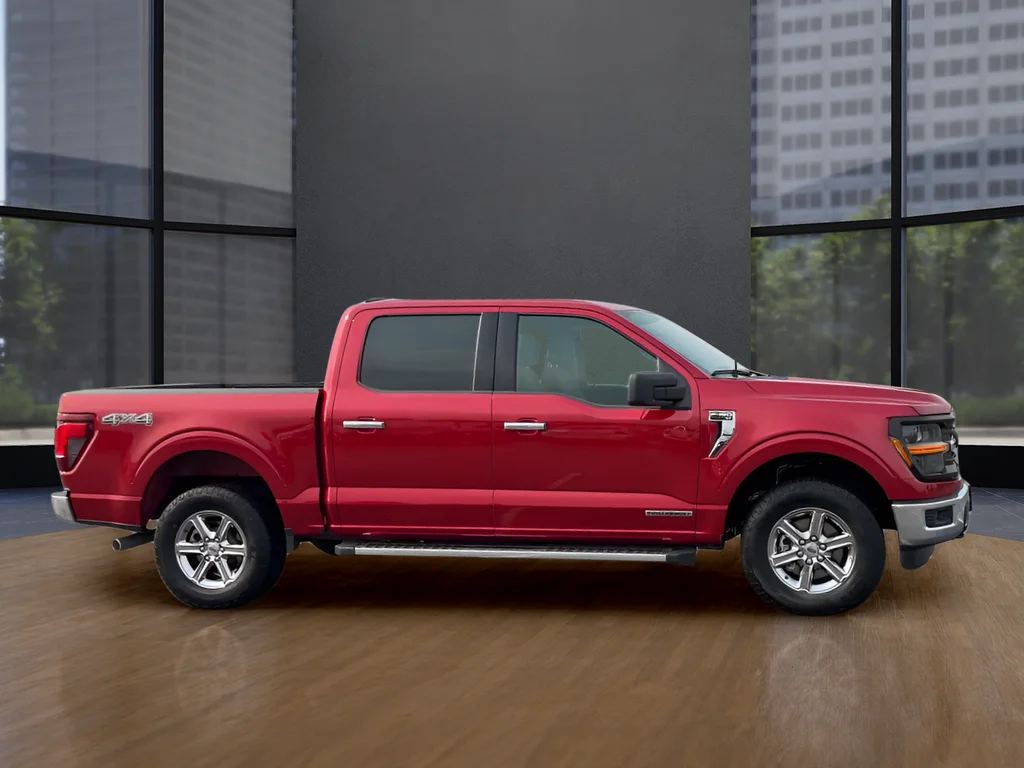 Used 2025 Red Ford XLT image 4
