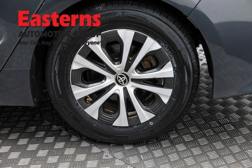 Used 2022 Gray Toyota XLE image 32