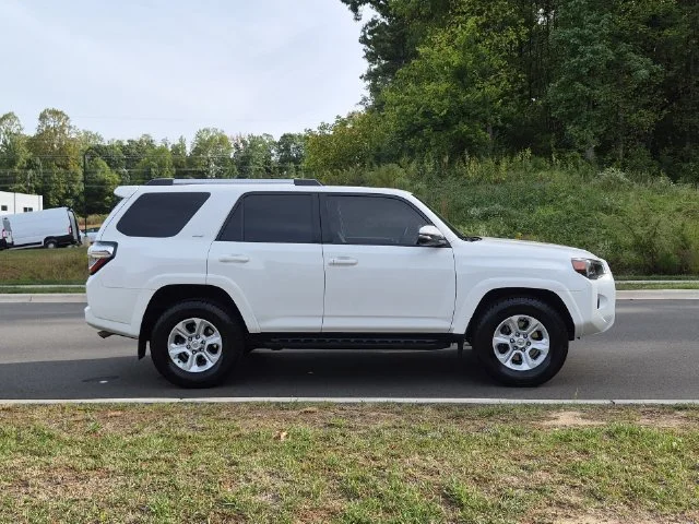 Used 2022 White Toyota SR5 Premium image 14