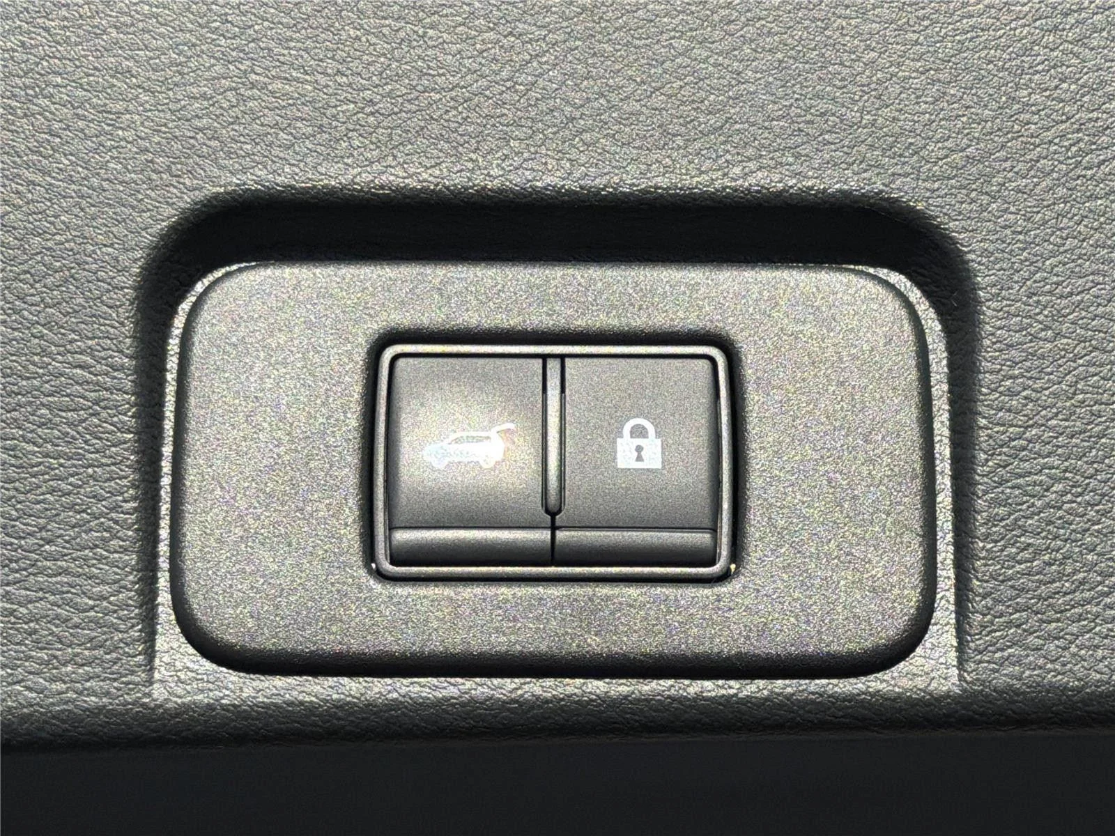 Used 2023 Caspian Blue Metallic Nissan Platinum image 27