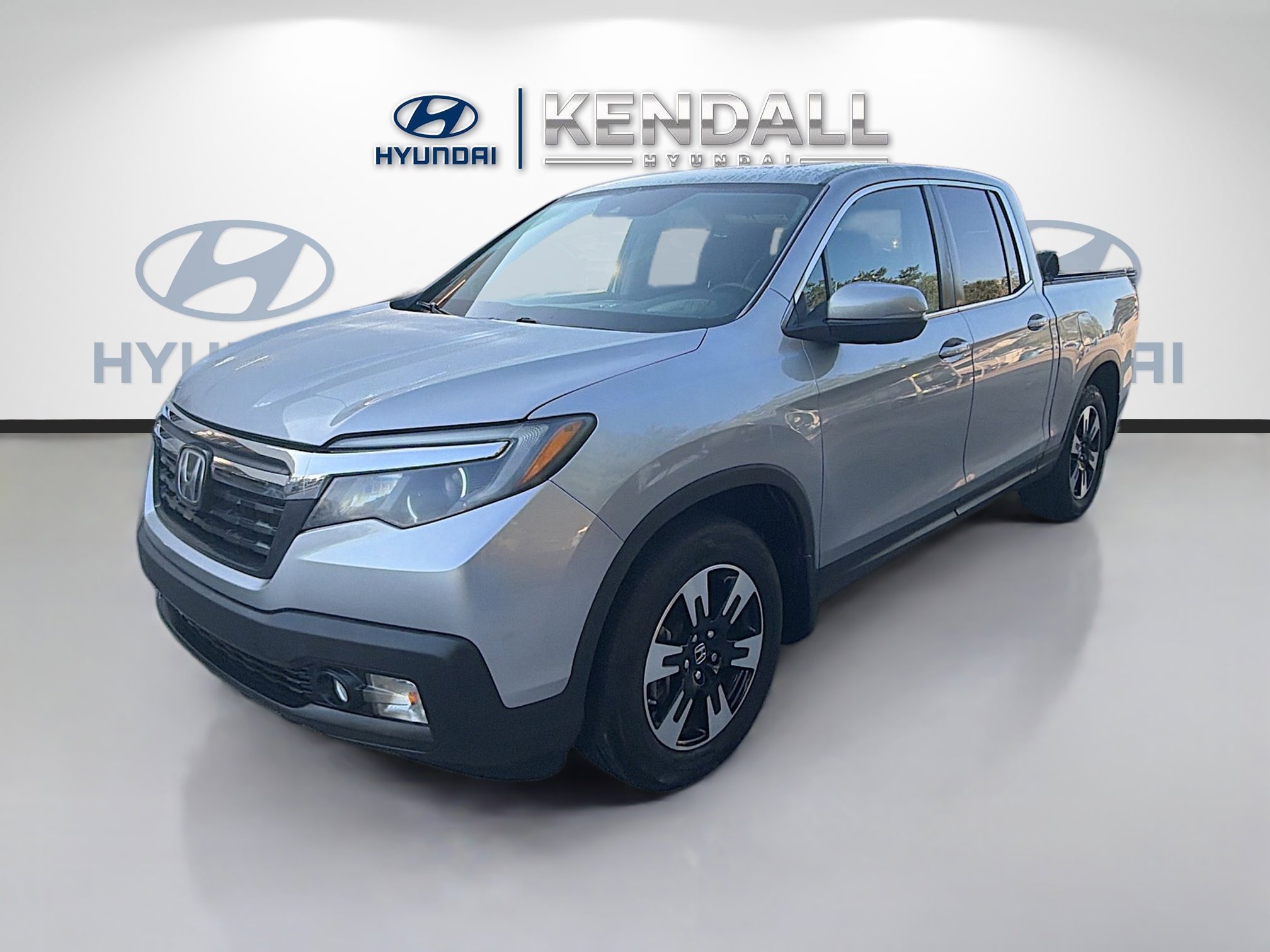 Used 2020 Silver Honda RTL image 3