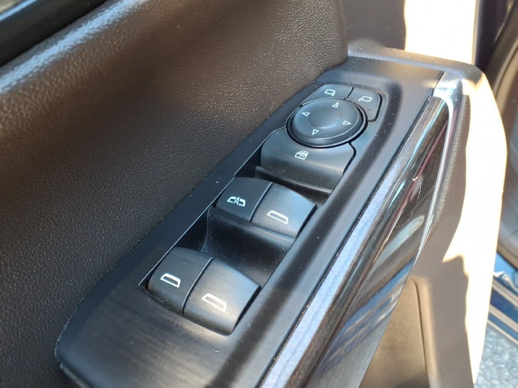 Used 2020 Blue Metallic Chevrolet LT image 7