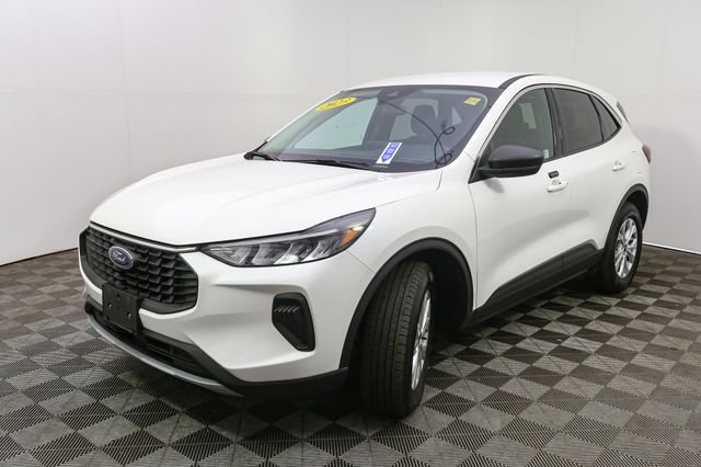 Used 2023 White Ford Active image 5
