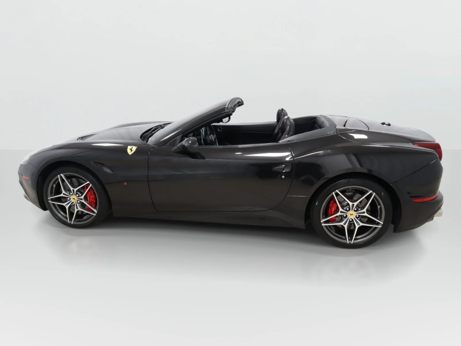 2016 Ferrari California T Base - Photo 15