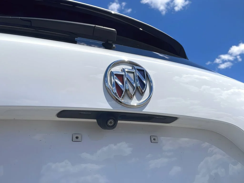 Used 2023 Summit White Buick Preferred image 29