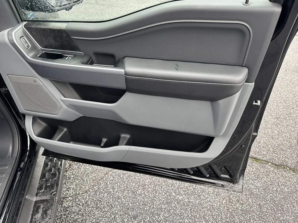 New 2025 Black Ford Flash image 14