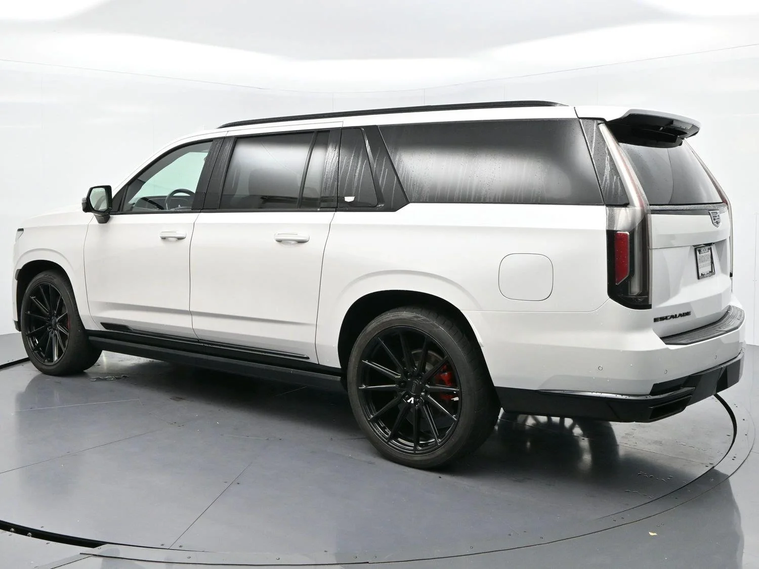 Used 2021 Crystal White Tricoat Cadillac Sport Platinum image 5