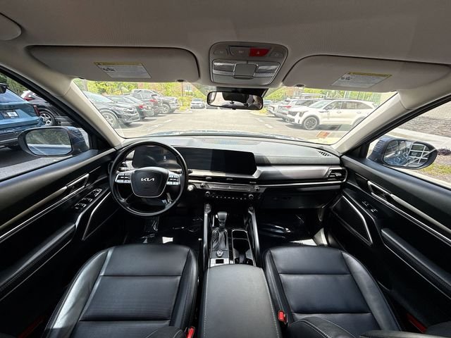 Used 2023 Black Kia S image 16