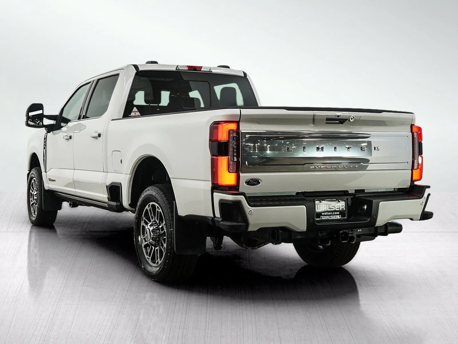 Used 2023 Star White Metallic Tri-Coat Ford Limited image 3