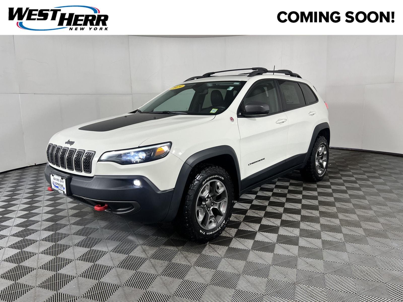 Used 2019 Pearl White Jeep Trailhawk Elite image 1