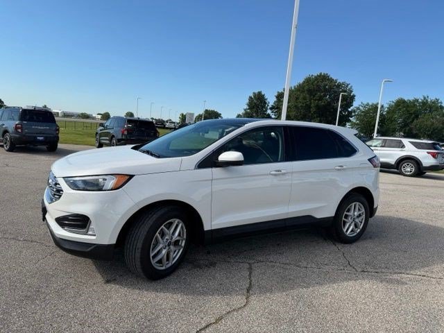 Used 2022 Star White Metallic Tri-Coat Ford SEL image 6