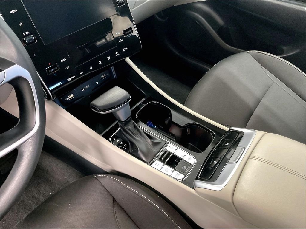 Used 2024 White Hyundai SEL image 20