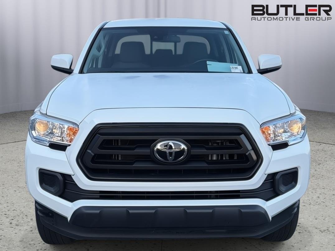 Used 2023 Ice Cap Toyota SR V6 image 9