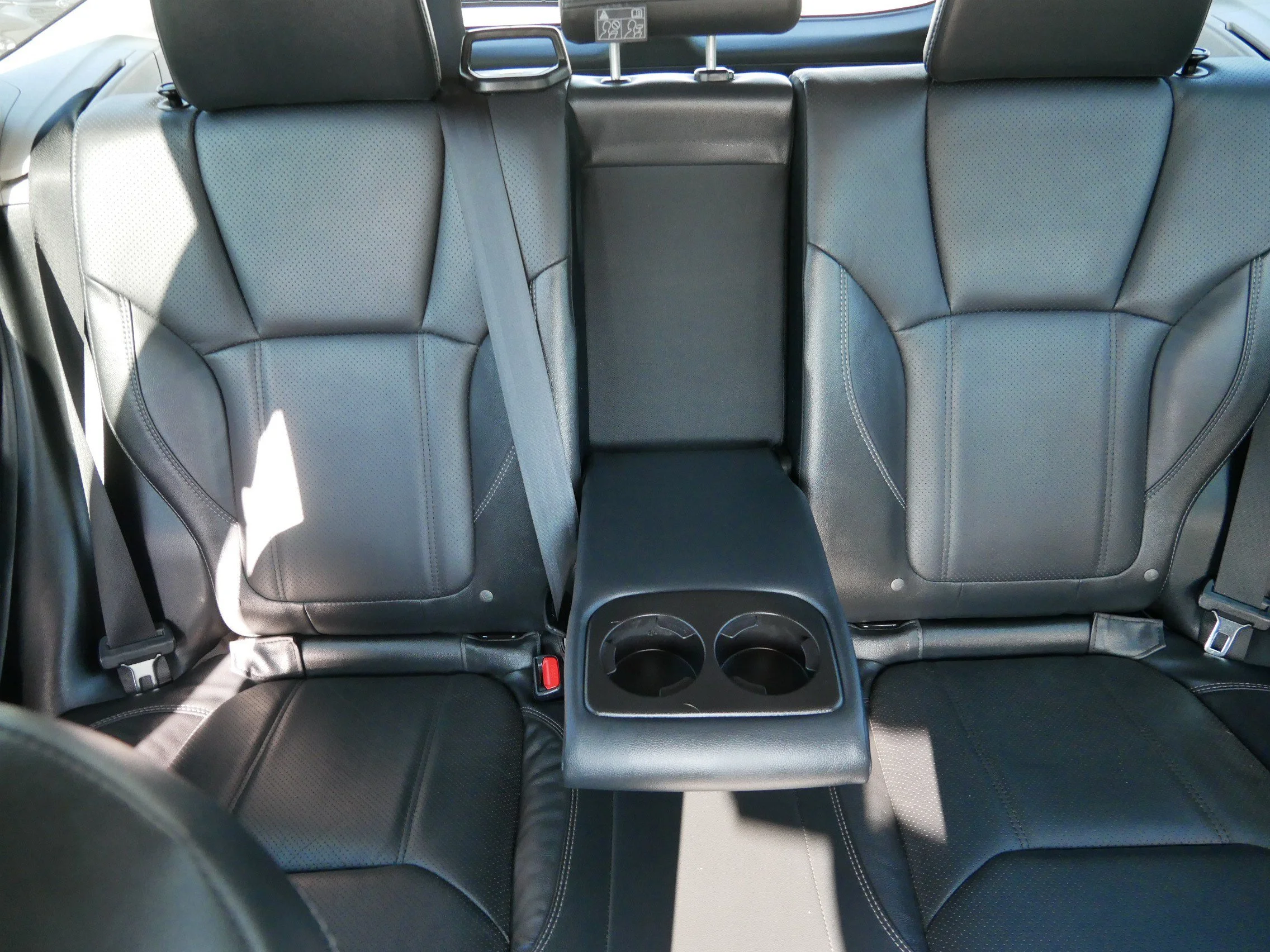 Used 2023 Crystal White Pearl Subaru Limited image 13