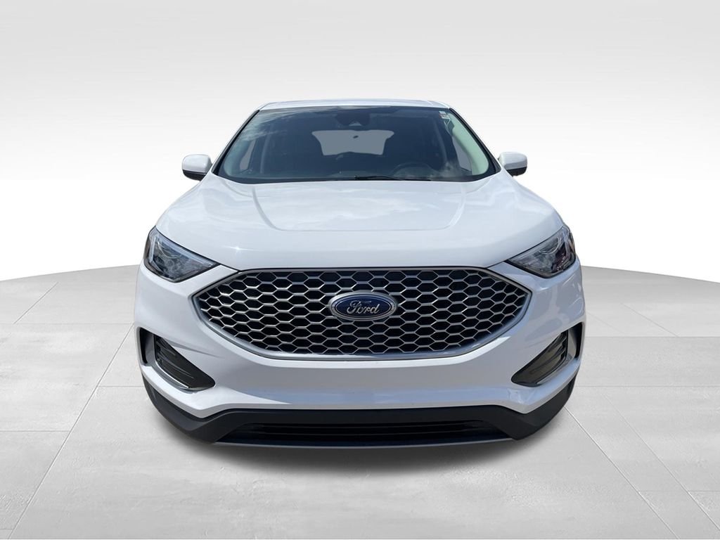 Used 2024 White Ford SEL image 23