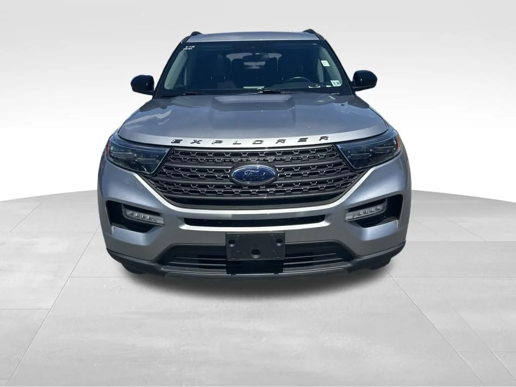 Used 2023 Silver Metallic Ford XLT image 11