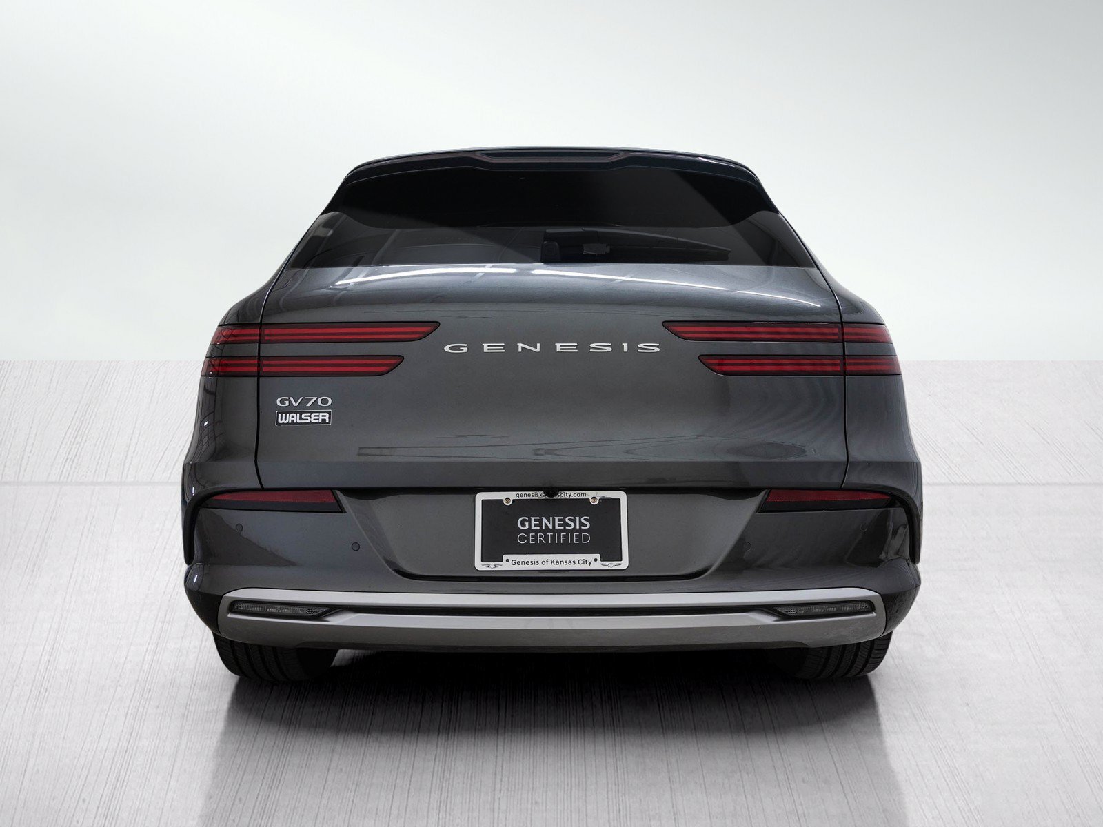 Certified Used 2025 Makalu Gray Genesis Prestige image 4