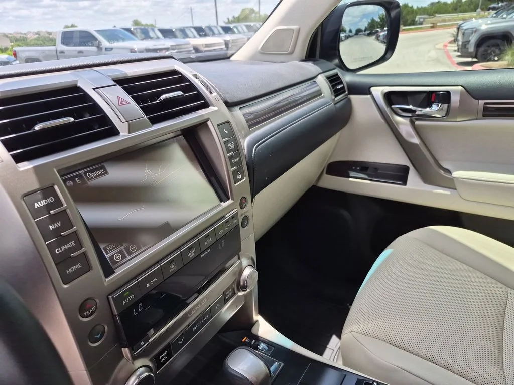 Used 2020 Black Lexus 460 image 23