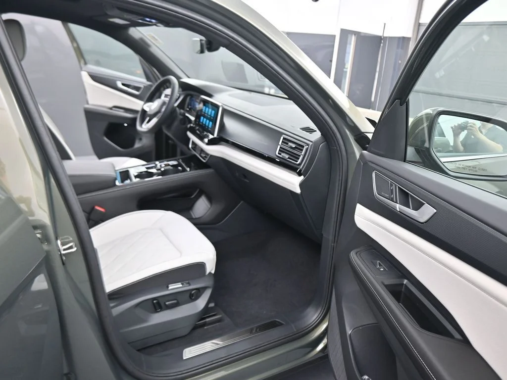 New 2026  Volkswagen 2.0T SEL Premium R-Line image 44