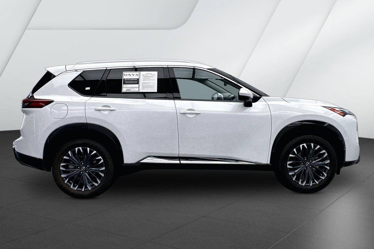 Used 2026 Everest White Pearl Tricoat Nissan Platinum image 5