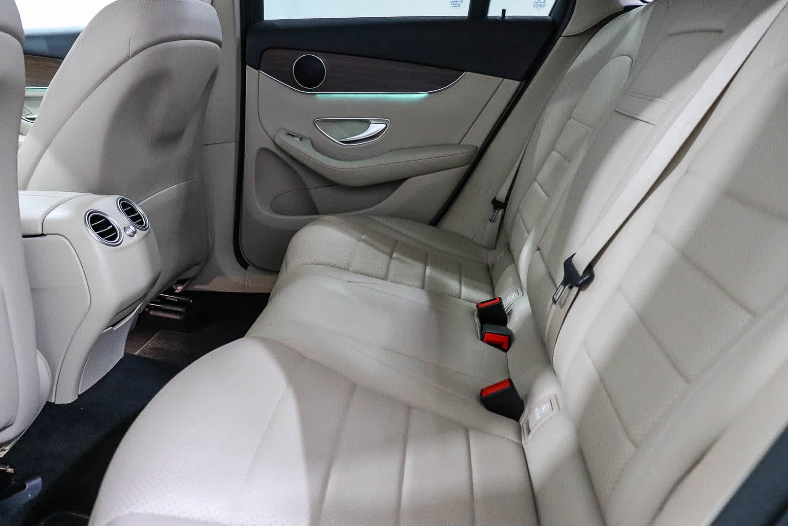 Used 2022 Polar White Mercedes-Benz GLC 300 image 20