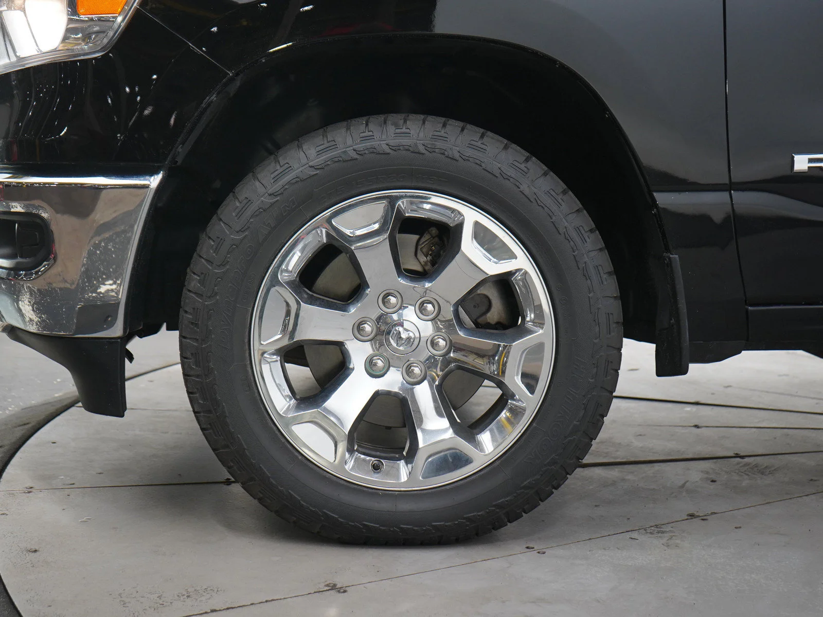Used 2019 Diamond Black Crystal Pearlcoat Ram Big Horn/Lone Star image 29