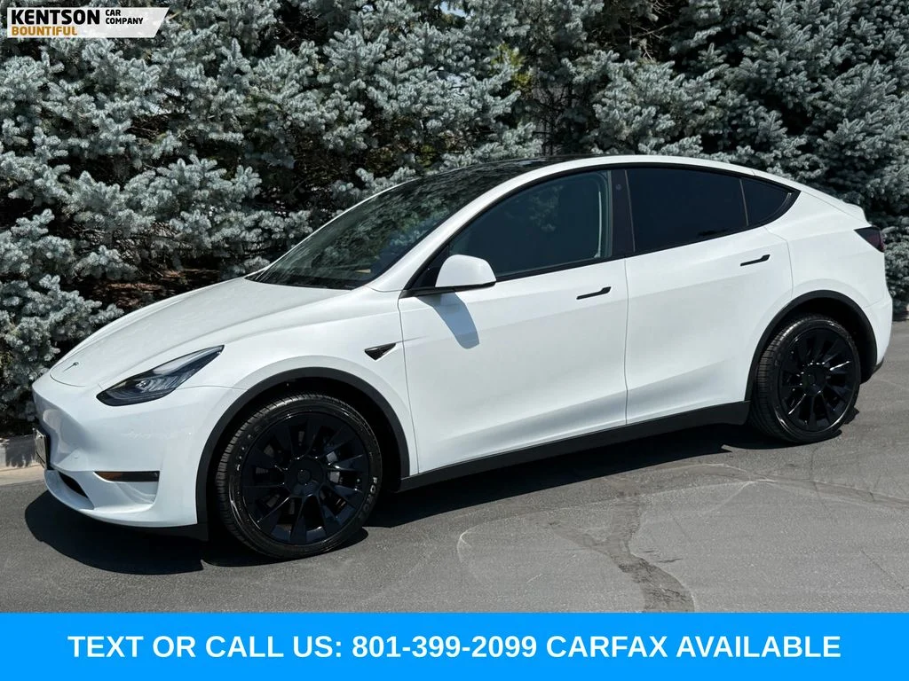 Used 2023 White Tesla Long Range image 1