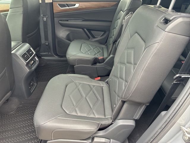 New 2026 Silver Mist Volkswagen 2.0T SE w/Technology image 8