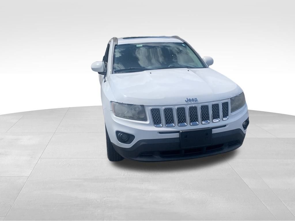 2014 Jeep Compass Latitude photo 2