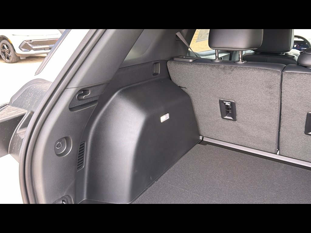 2027 Chevrolet Equinox LT - Photo 29