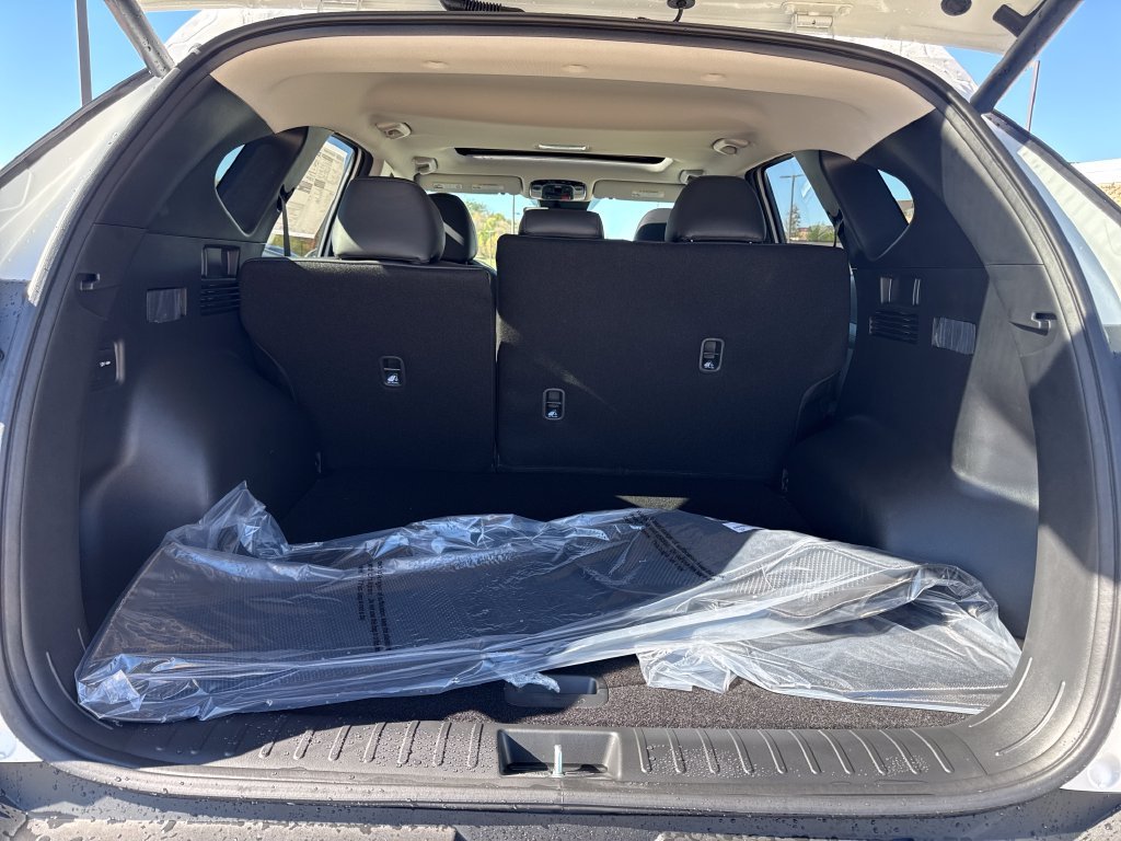 New 2026 White Hyundai SEL Premium image 23