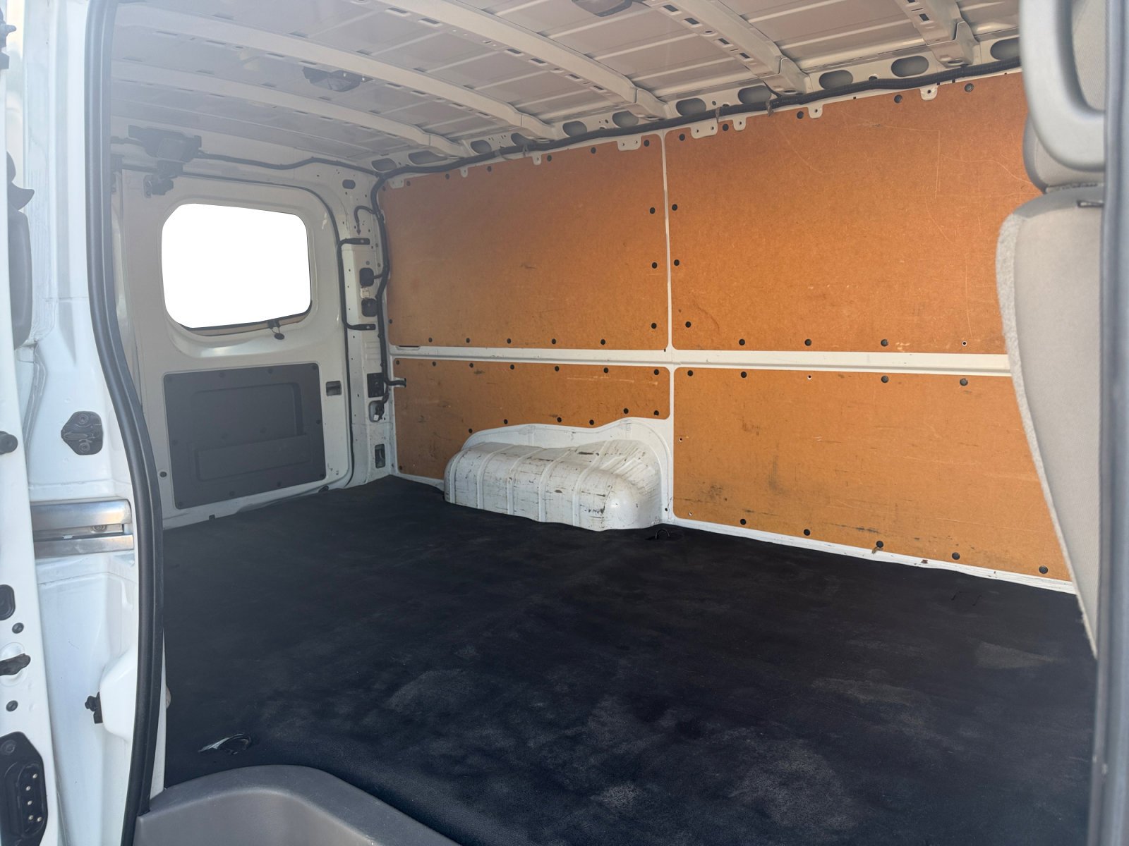 Used 2020 White Nissan SV image 32