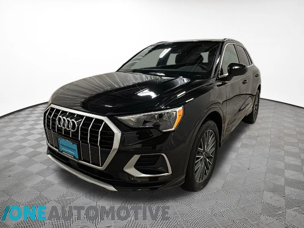 2022 Audi Q3 40 TFSI Premium quattro's photo