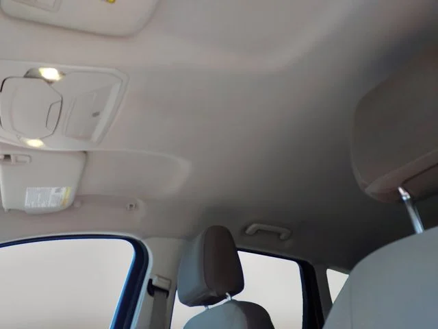 Used 2015 Gold Ford SE image 12