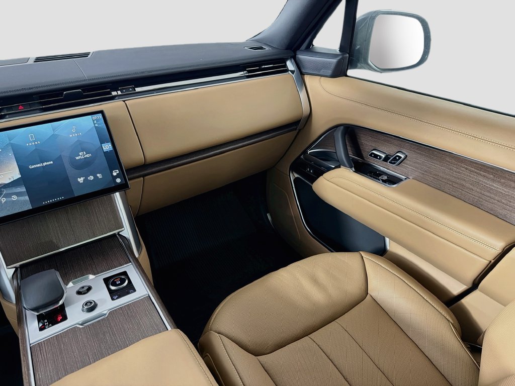 New 2027 Belgravia Green Land Rover SE image 24