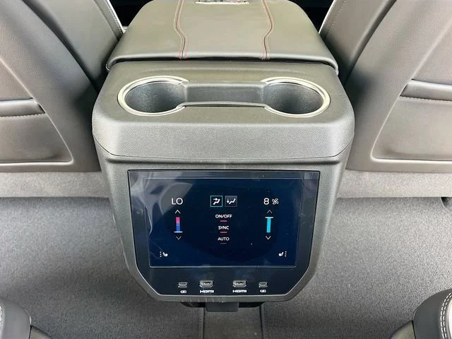 2026 GMC Yukon XL AT4 Ultimate - Photo 18