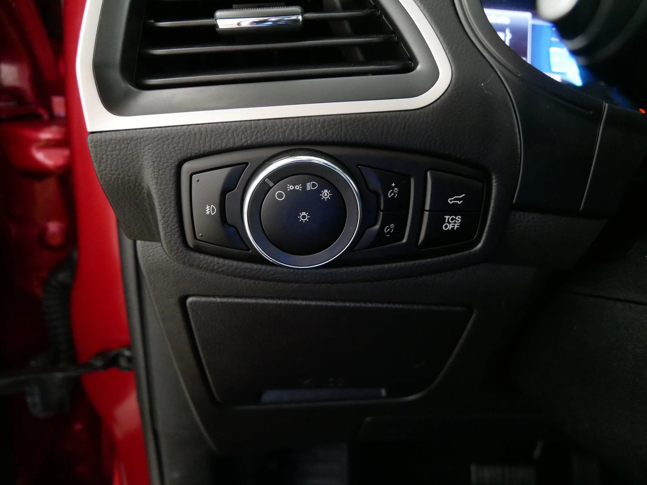 Used 2023 Rapid Red Metallic Tinted Clearcoat Ford SEL image 26